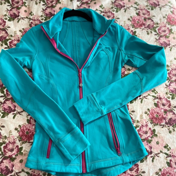 lululemon - Picture 3 of 3